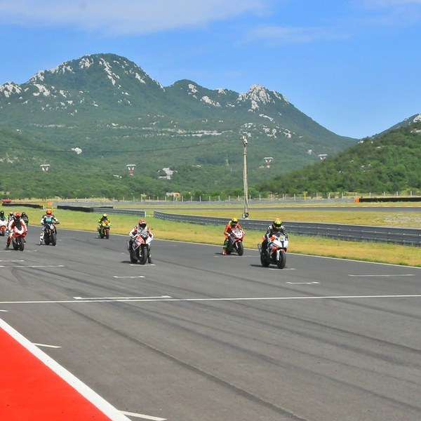 OBY_1144.jpg OBY_1144.jpg